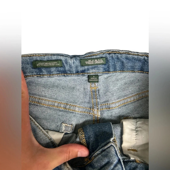 light wash high rise mom Jean shorts - Picture 4 of 4